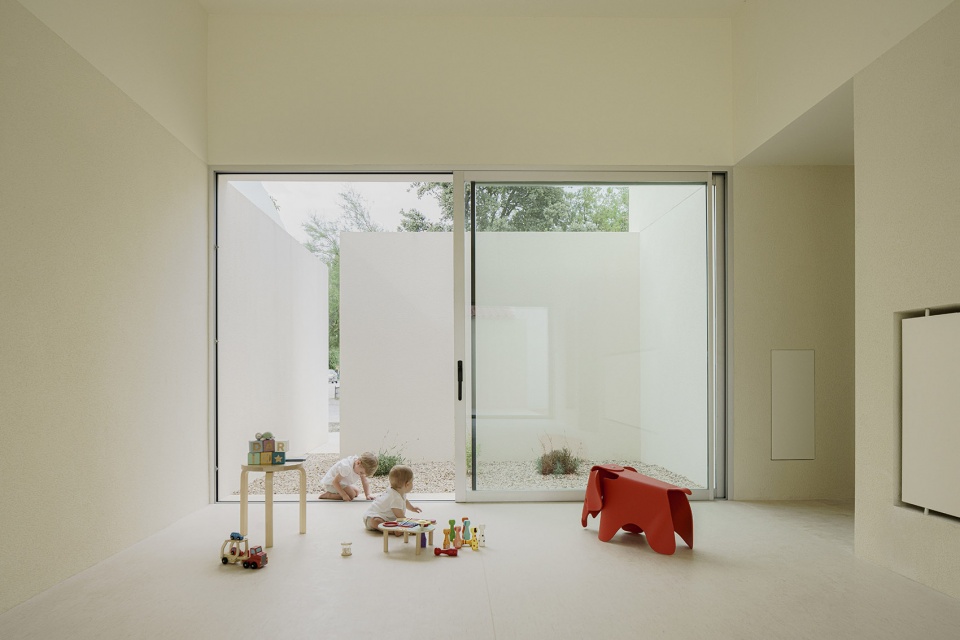 nursery school by iterare arquitectos