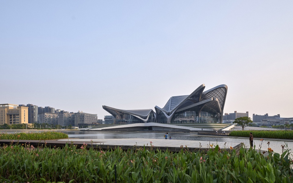ZHA Zhuhai Jinwan Civic Art Centre ┬®Virgile Simon Bertrand