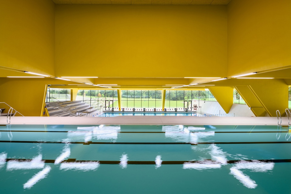 cesca vas pool complex by enota