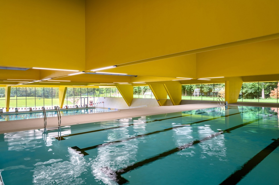 cesca vas pool complex by enota