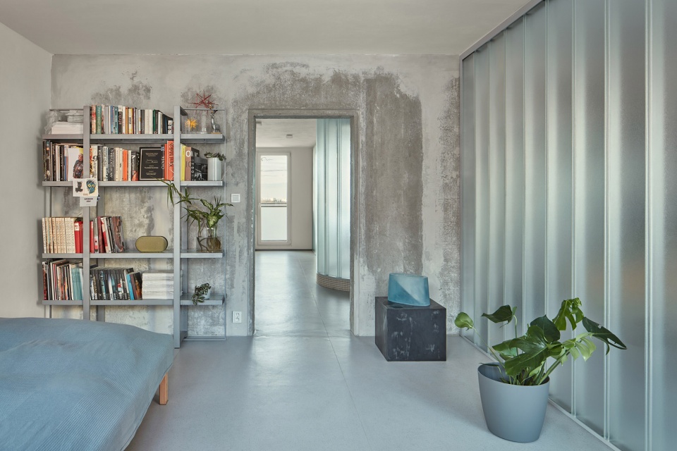 sculptors apartment by neuhausl hunal