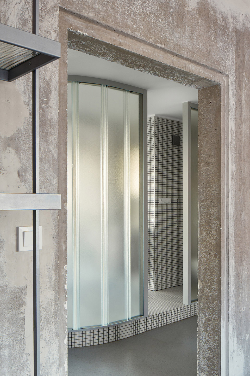sculptors apartment by neuhausl hunal