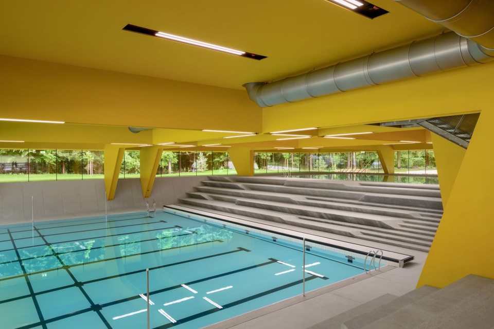 cesca vas pool complex by enota
