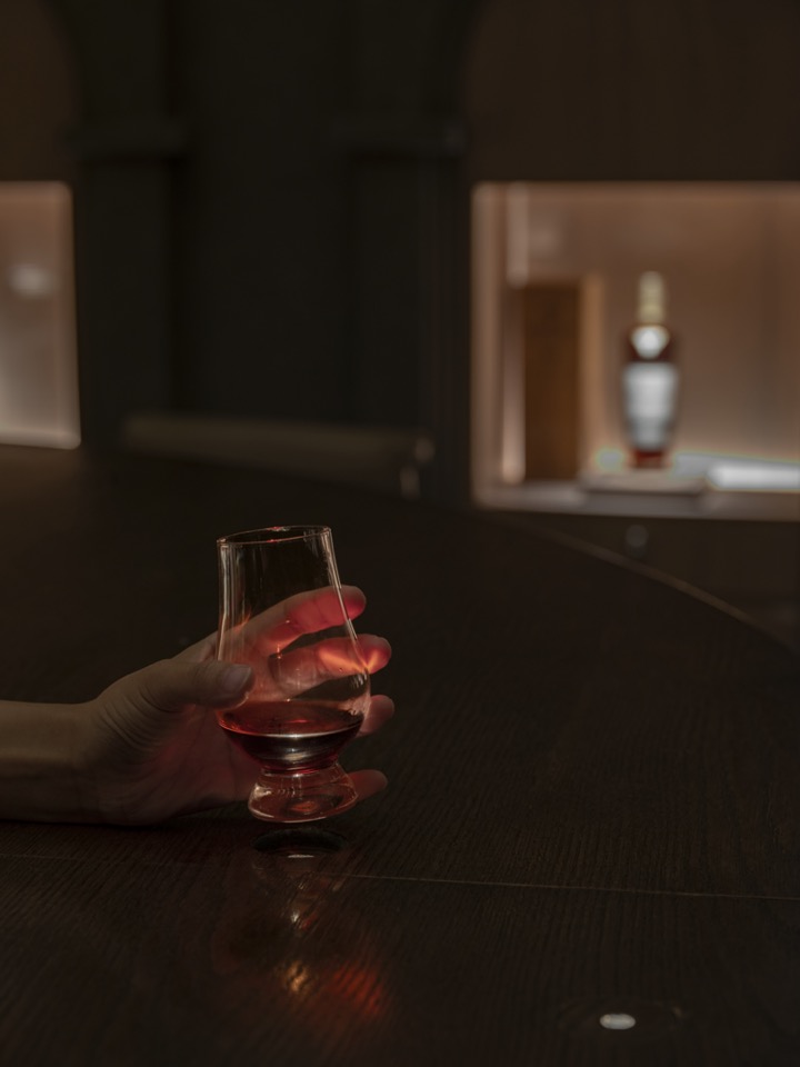 The X Macallan Bar 浆果设计研究所