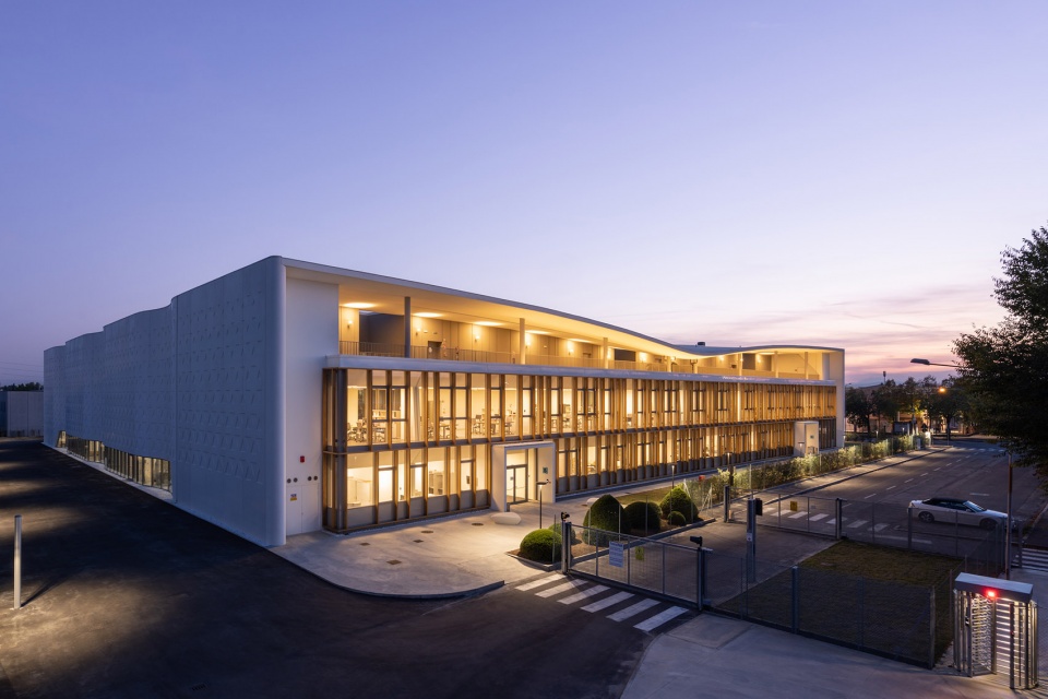 building s r d tetra pak modena campus by zpz partners