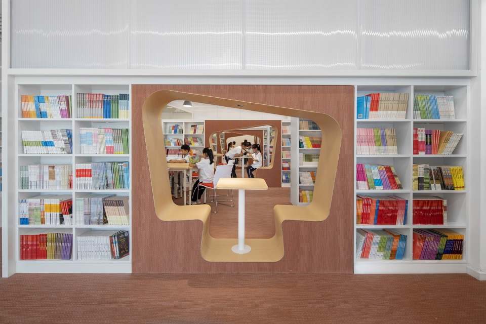 shanghai conservatory of music experimental school hebi branch library interior design by urbanus