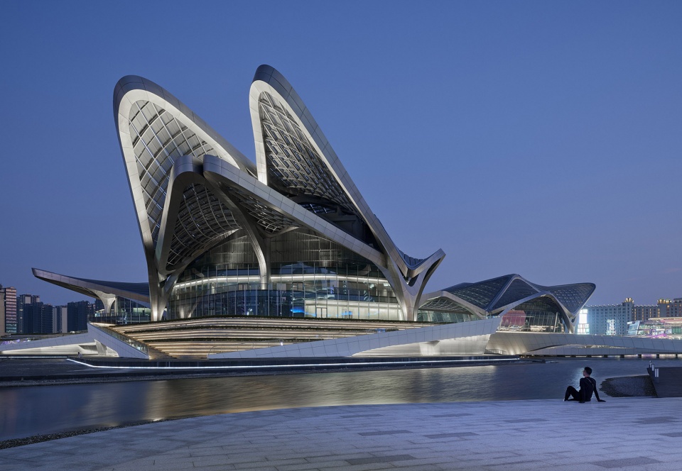 ZHA Zhuhai Jinwan Civic Art Centre ┬®Virgile Simon Bertrand