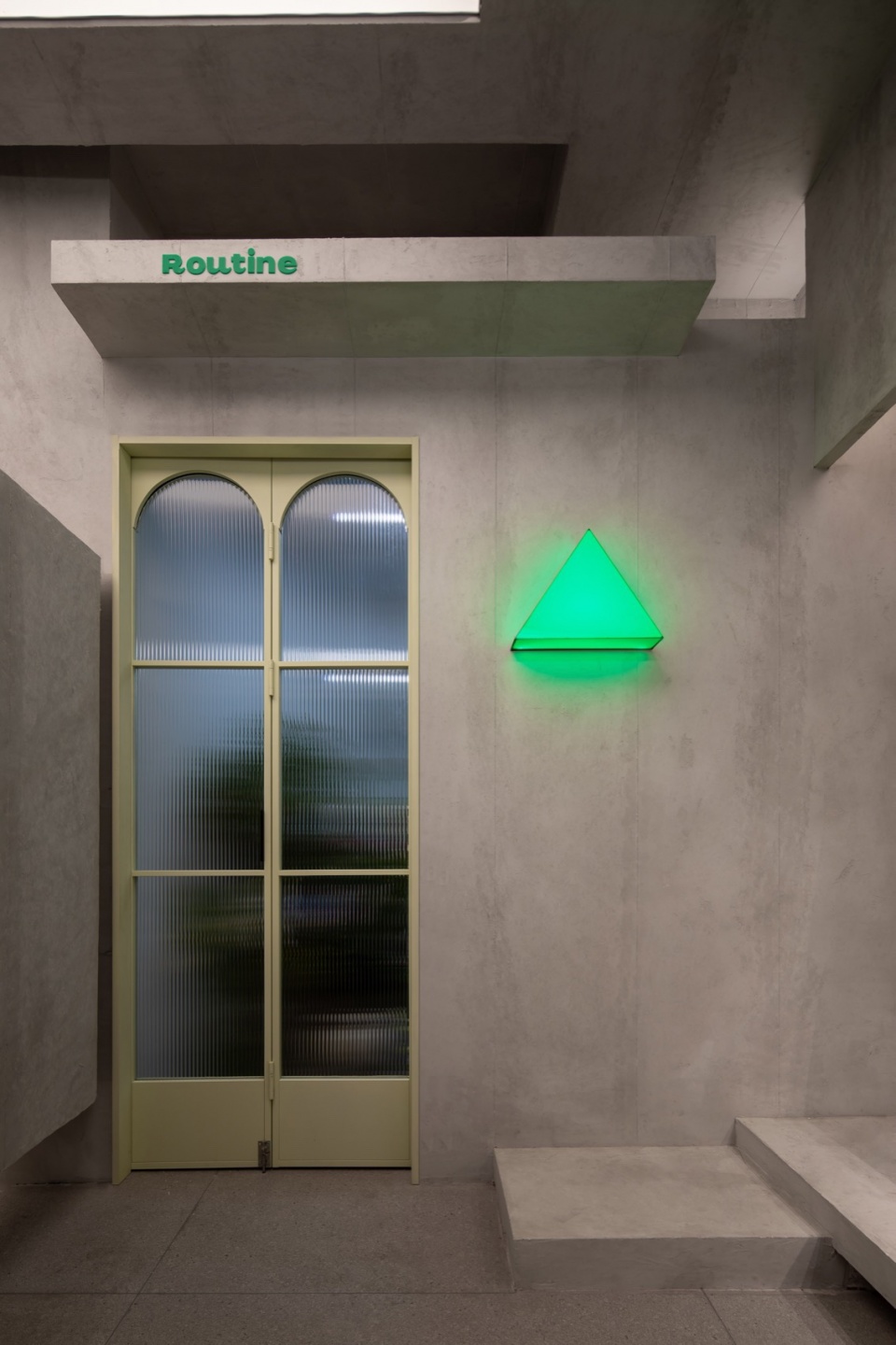A9661 routine florist by chunshan design studio