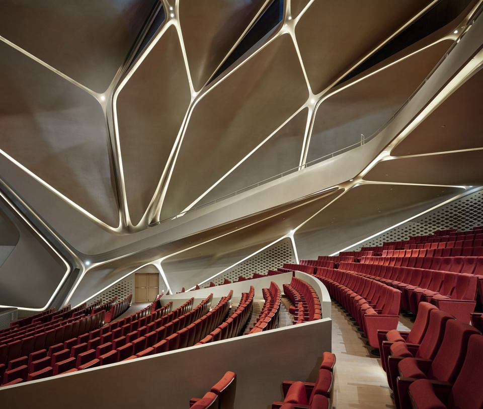 ZHA Zhuhai Jinwan Civic Art Centre ┬®Virgile Simon Bertrand
