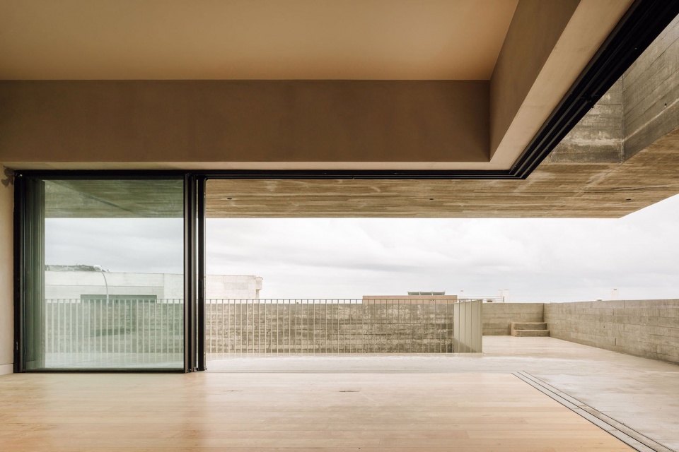 casa na rua sara beirao bysia arquitectura