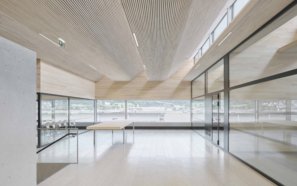 htl bau design school building by ao architekten