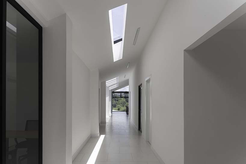 CASA ACOGIDA DESIGNBOOM Side FX Arquitectura
