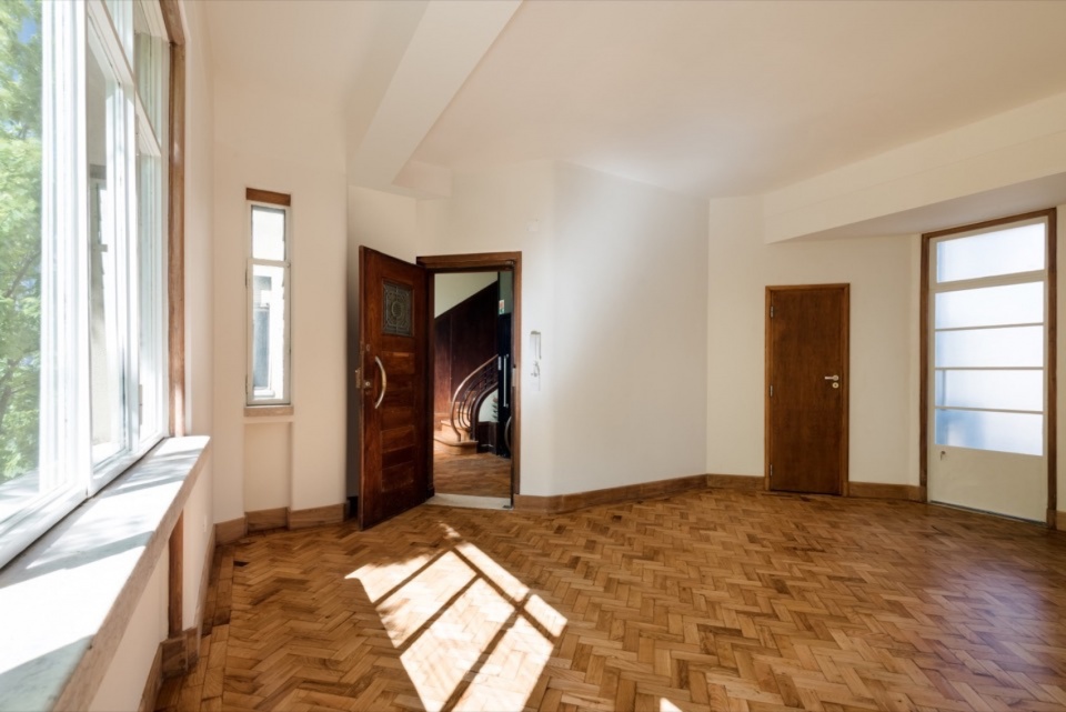 Casa Singer by Atelier Sergio Rebelo