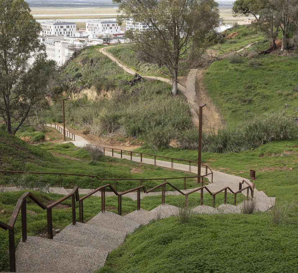 landscape adaptation on the cornice and slopes of el conquero by estudio acta