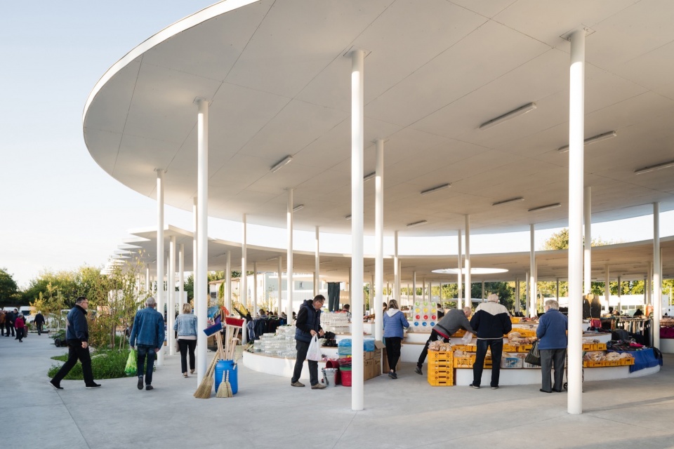 targ blonie market by aleksandra wasilkowska architectural studio