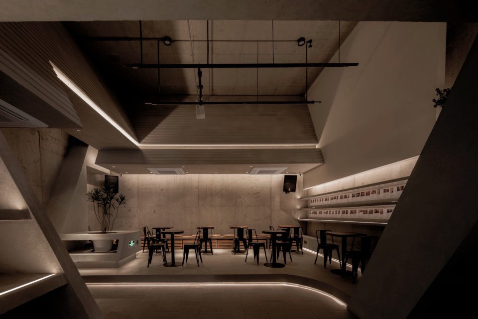 cable alternative space for exhibiting architecture and urbanism jvo