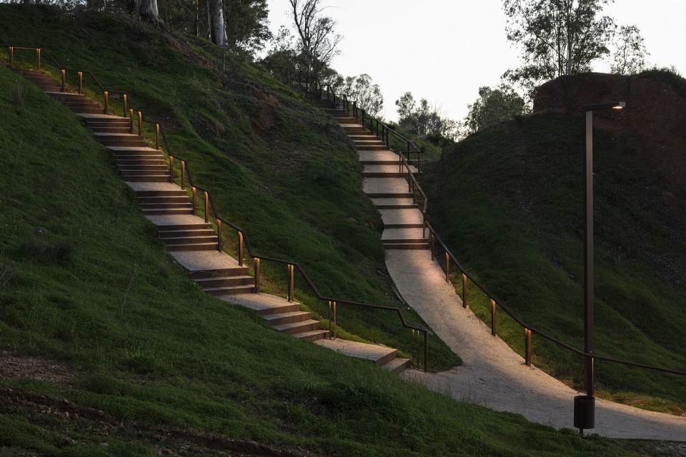 landscape adaptation on the cornice and slopes of el conquero by estudio acta
