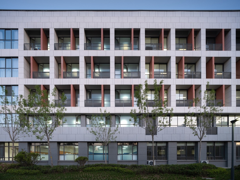 河南安阳振中学校 山东建筑大学建筑城规学院象外营造工作室
