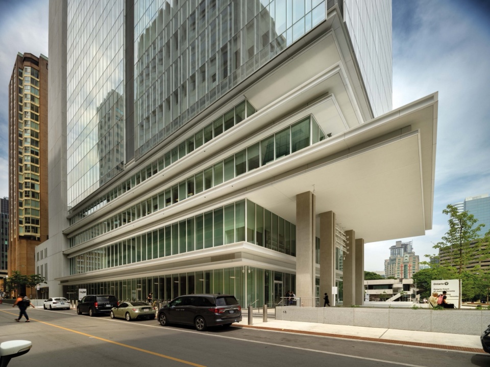 ontario court of justice by renzo piano building workshop and norr architects engineers limited