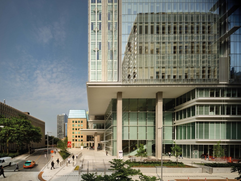 ontario court of justice by renzo piano building workshop and norr architects engineers limited