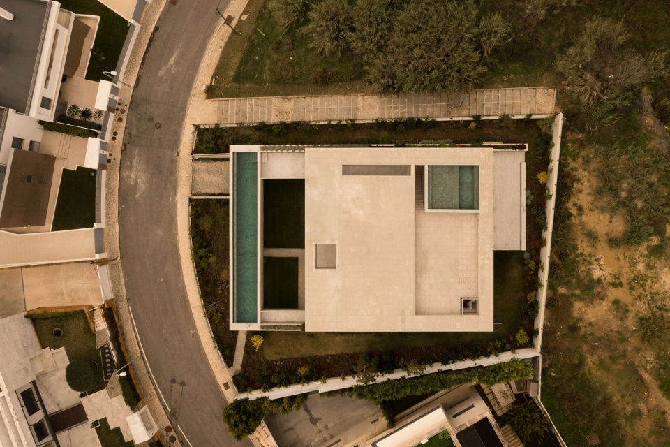 casa na rua sara beirao bysia arquitectura