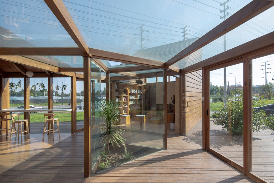 Pyramid Book House China by MAT Office