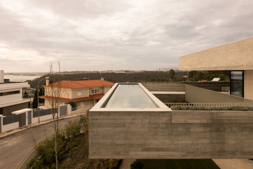 casa na rua sara beirao bysia arquitectura