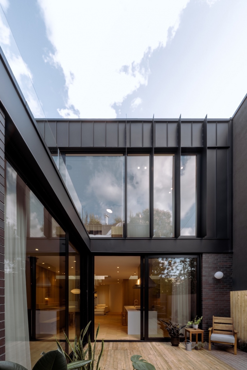 Boite a Lumiere naturehumaine architects
