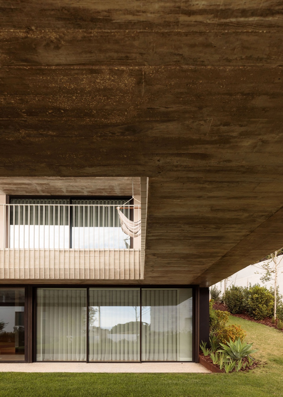 casa na rua sara beirao bysia arquitectura