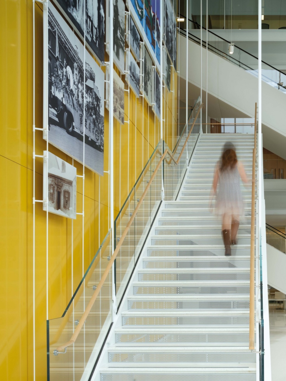 ontario court of justice by renzo piano building workshop and norr architects engineers limited