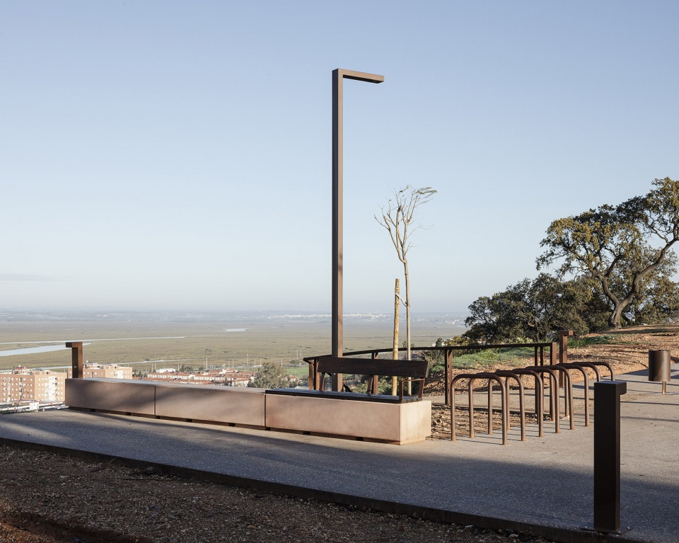 landscape adaptation on the cornice and slopes of el conquero by estudio acta