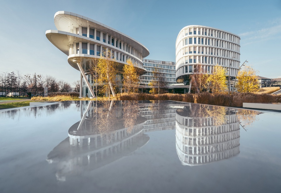 business garden warszawa hotel by fuksas