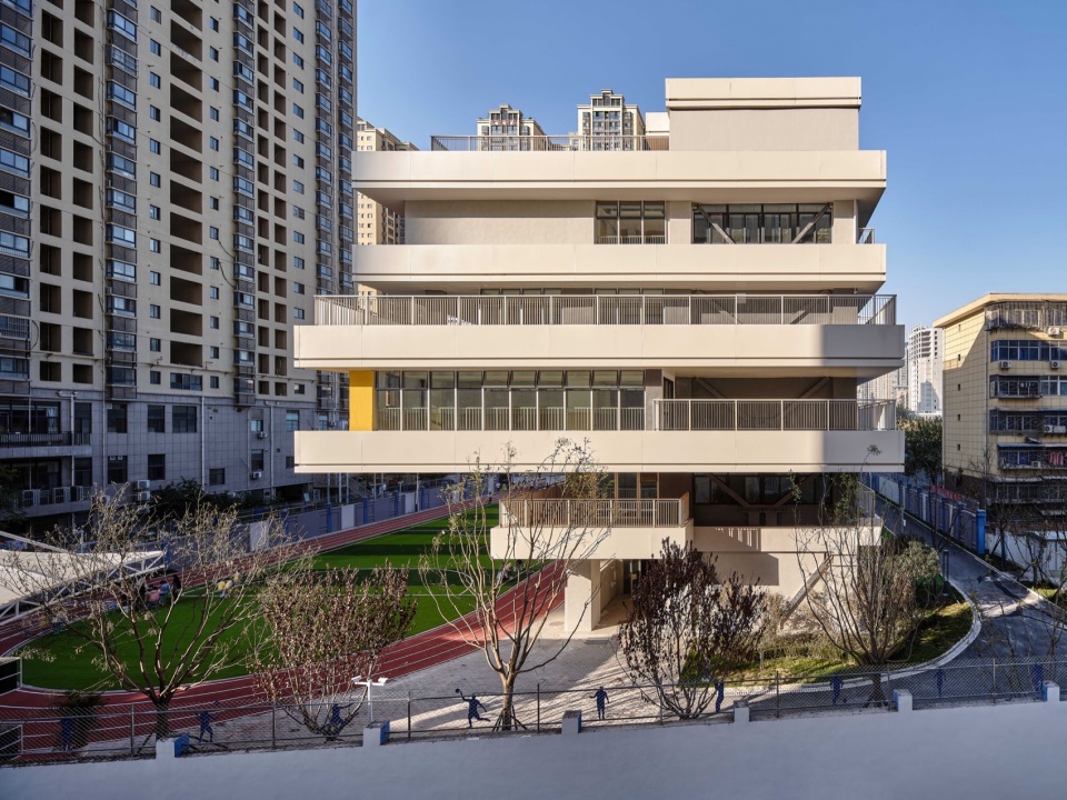 comprehensive building construction project of xian weiyang road primary school by china northwest architecture design and research insti...