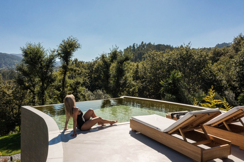 CASA DE BOURO by MUTANT ARQUITECTURA DESIGN