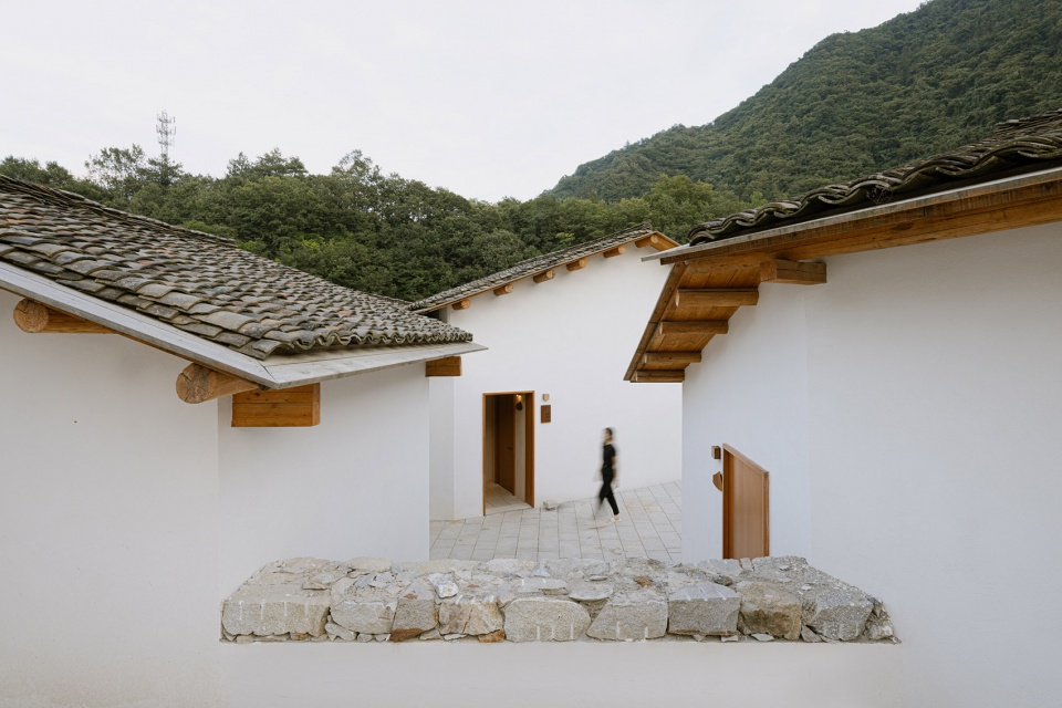ningshan luzhai cottages by kooo architects