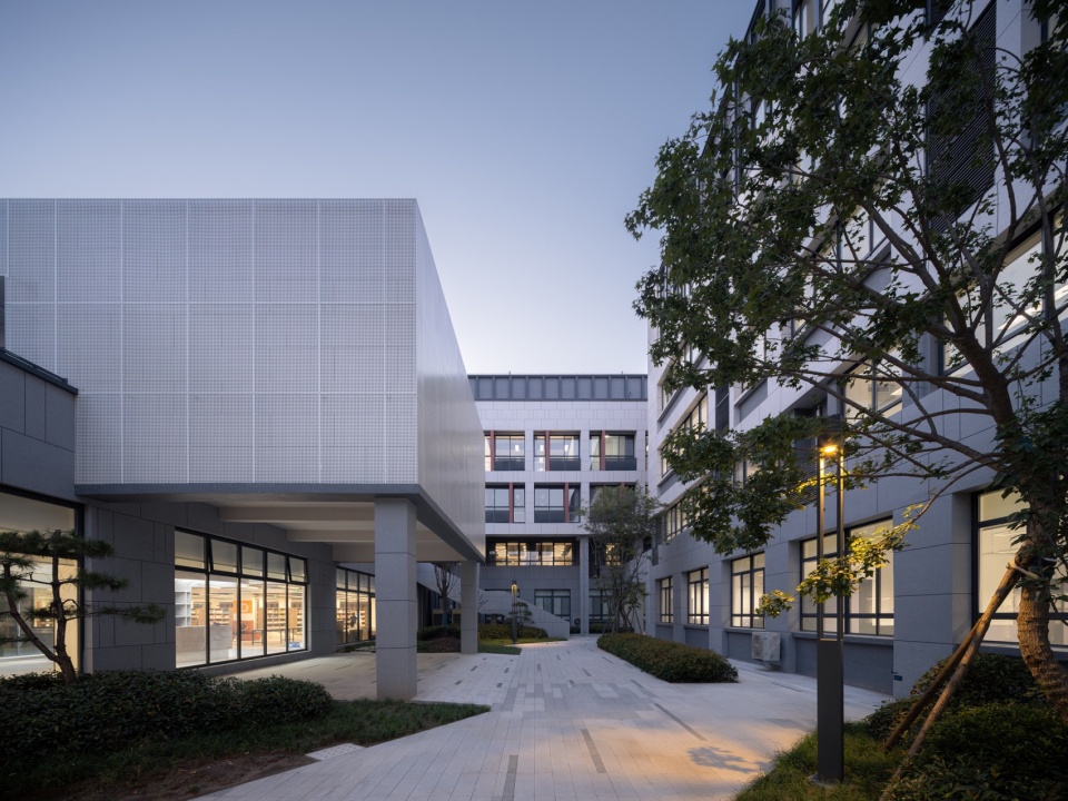 河南安阳振中学校 山东建筑大学建筑城规学院象外营造工作室
