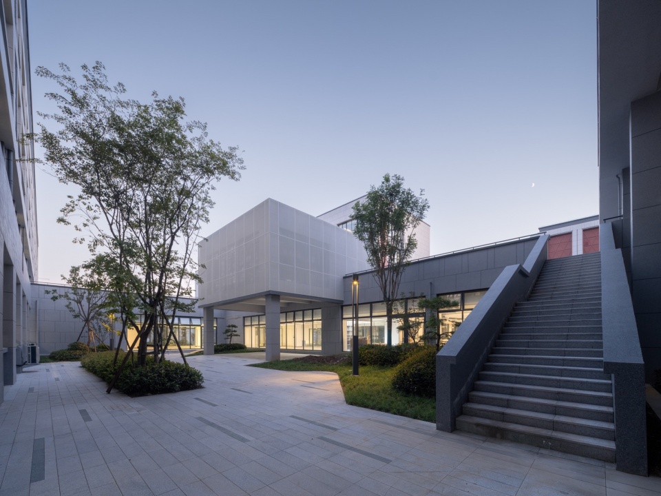 河南安阳振中学校 山东建筑大学建筑城规学院象外营造工作室