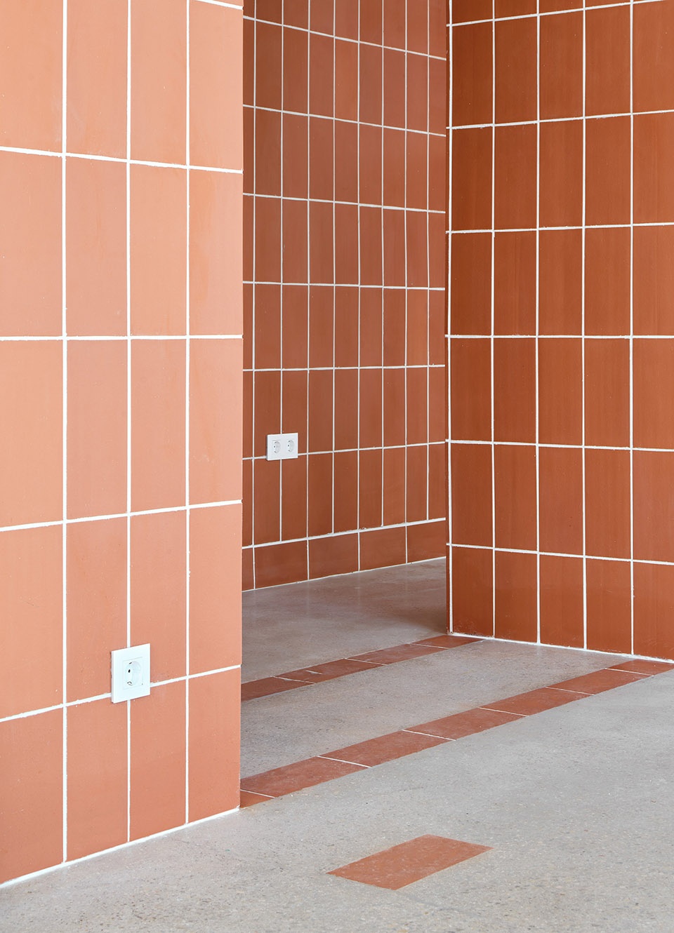 Transformation of an abandoned building into 27 apartments by NUA arquitectures