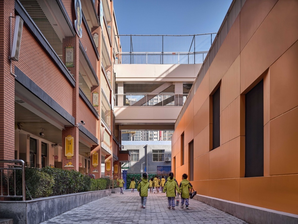 comprehensive building construction project of xian weiyang road primary school by china northwest architecture design and research insti...