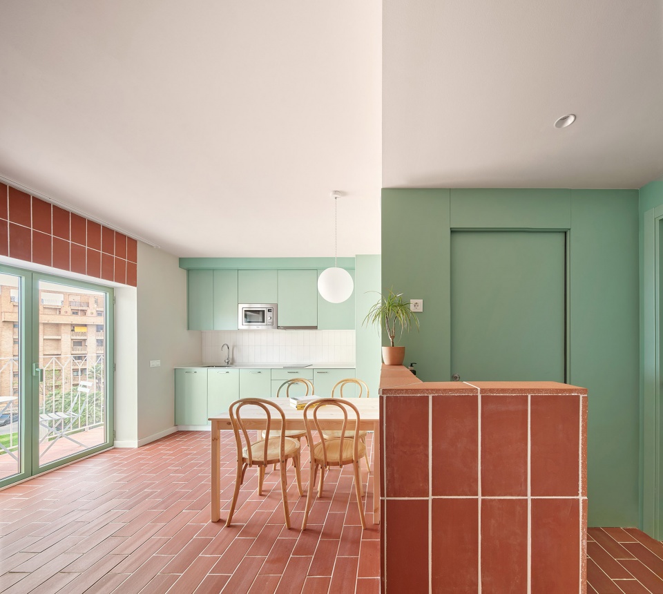 Transformation of an abandoned building into 27 apartments by NUA arquitectures
