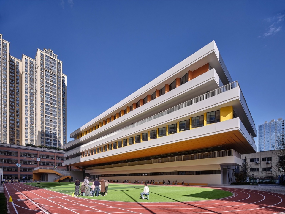 comprehensive building construction project of xian weiyang road primary school by china northwest architecture design and research insti...