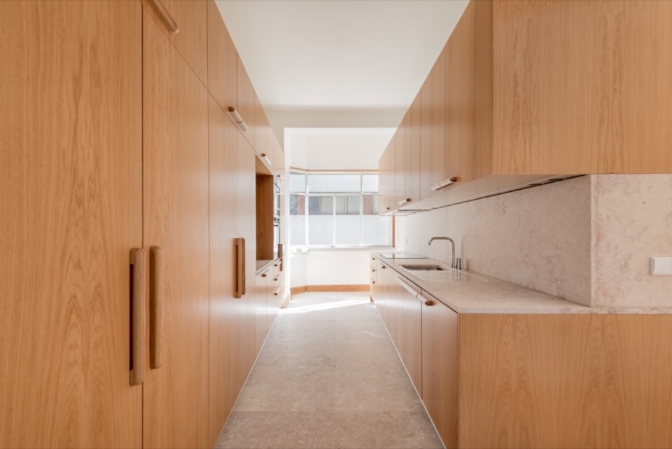 Casa Singer by Atelier Sergio Rebelo