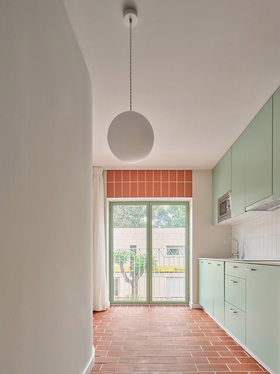 Transformation of an abandoned building into 27 apartments by NUA arquitectures uum
