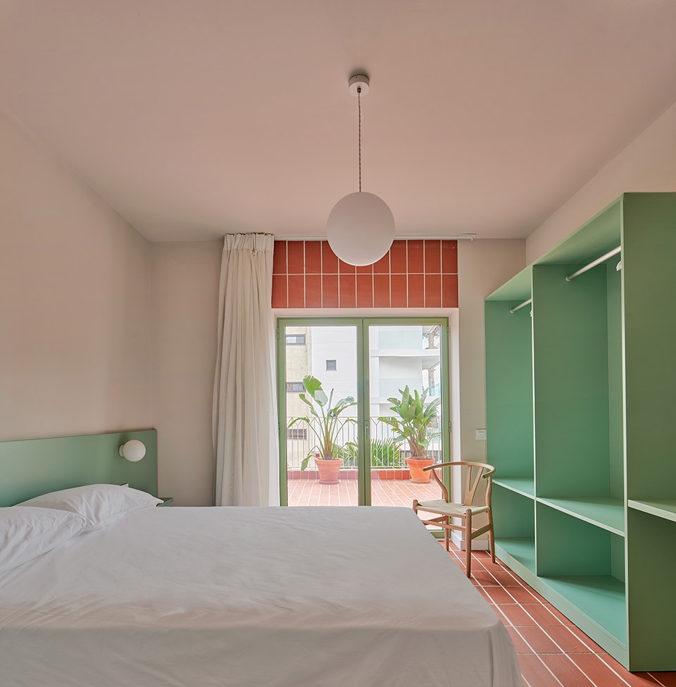Transformation of an abandoned building into 27 apartments by NUA arquitectures