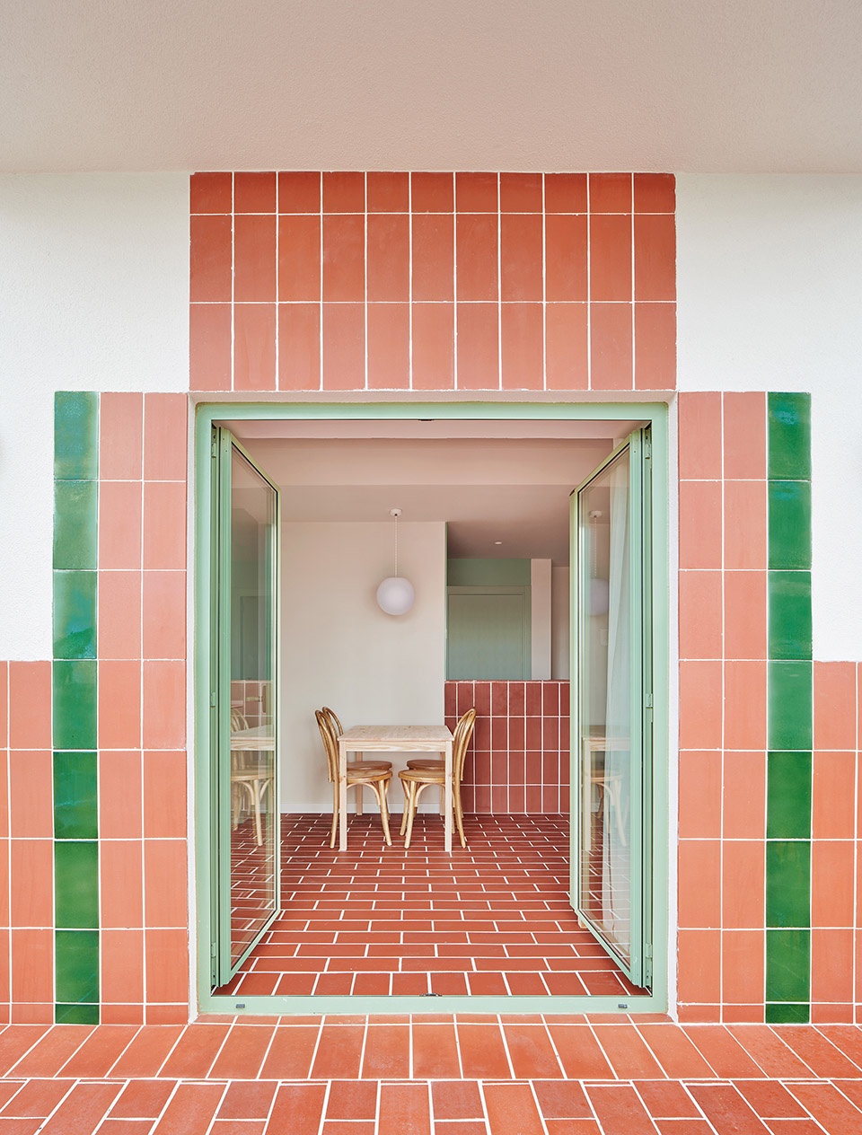 Transformation of an abandoned building into 27 apartments by NUA arquitectures