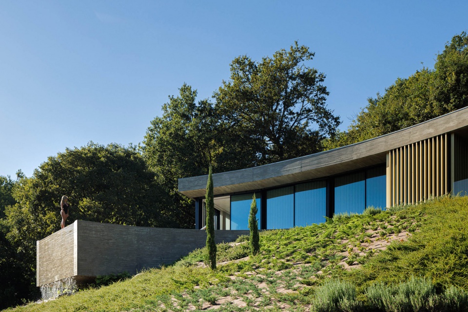 CASA DE BOURO by MUTANT ARQUITECTURA DESIGN