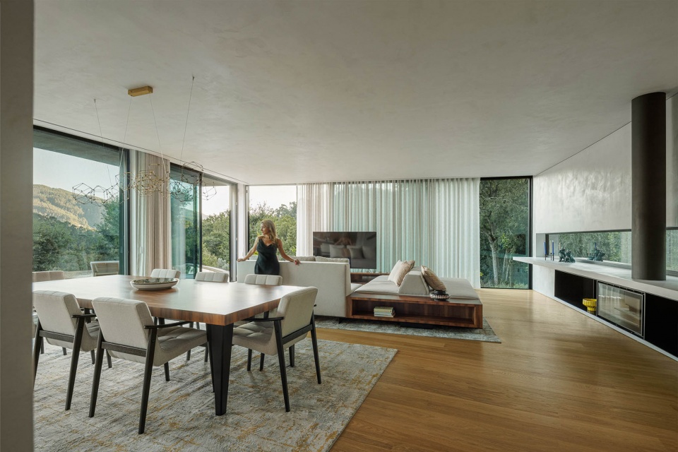 CASA DE BOURO by MUTANT ARQUITECTURA DESIGN