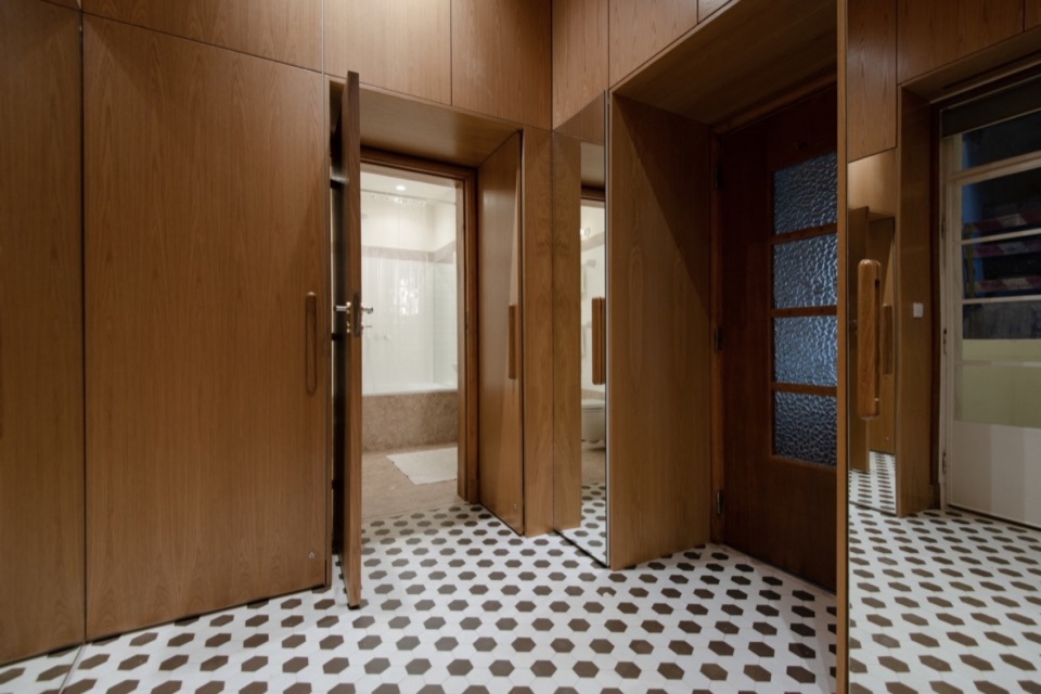 Casa Singer by Atelier Sergio Rebelo