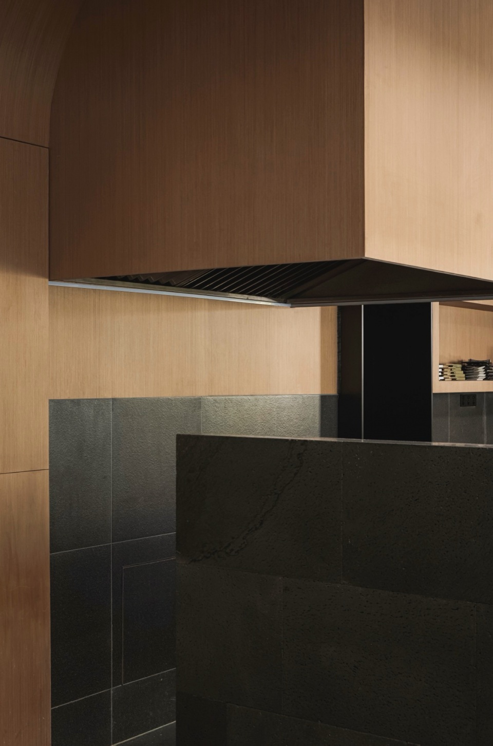 进入厨房空间的通道 the corridor for kitchen space ©vanwang sanga japanese fusion restaurant