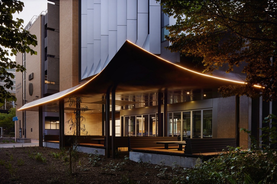 monash university pharmacy pavilion by melany wimpee